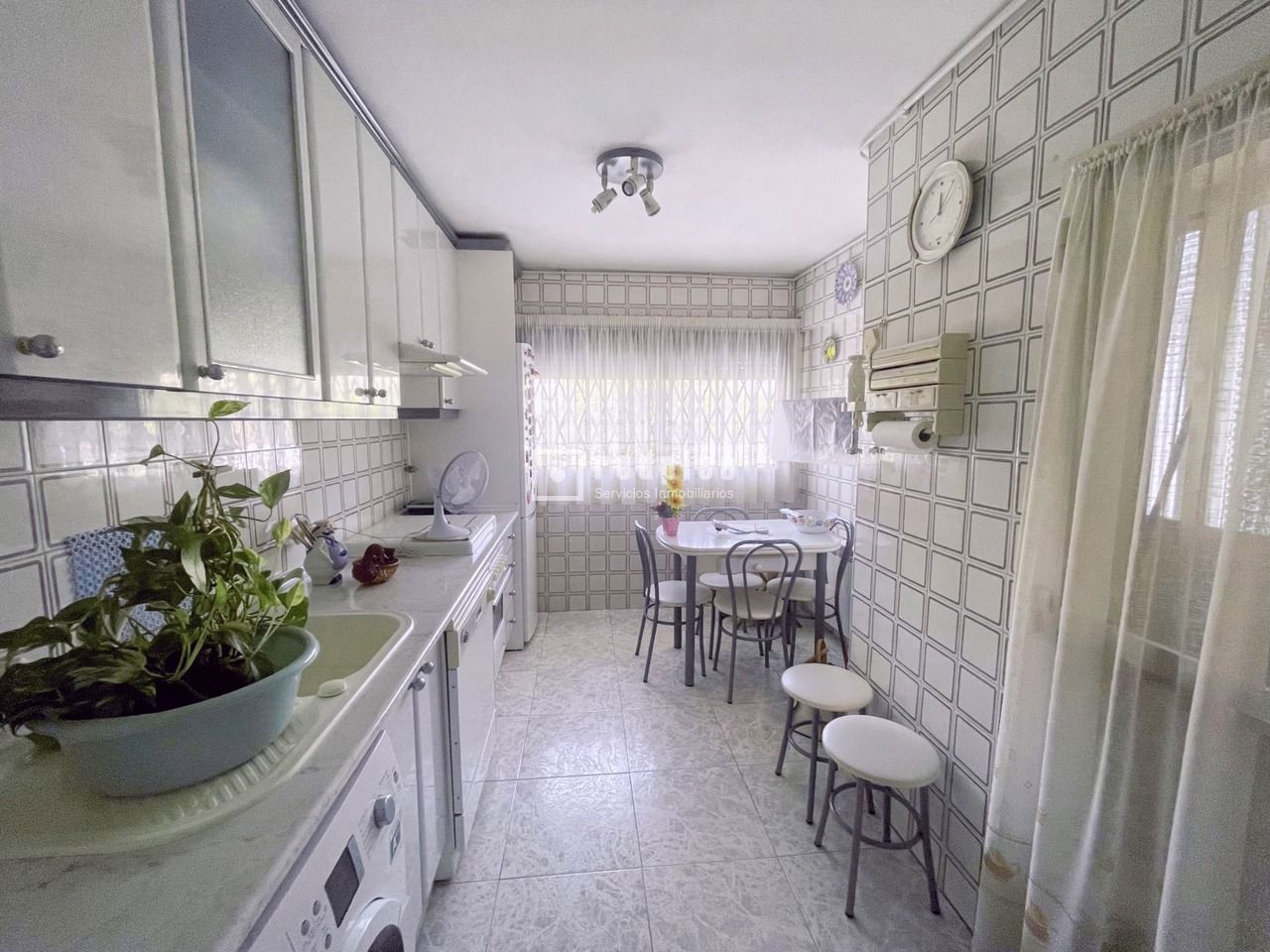 Piso en venta en calle De Campotejar, Madrid, Madrid 5/22