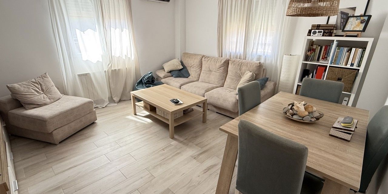 Piso en venta en  calle del Garapalo, Latina, Madrid  1/1