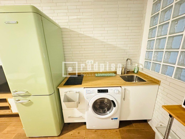 Piso en venta en calle De La Huerta De Castañeda, Madrid, Madrid 8/16