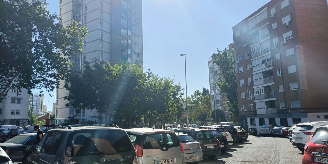 Local en venta en  calle de Illescas, Latina, Madrid  1/1