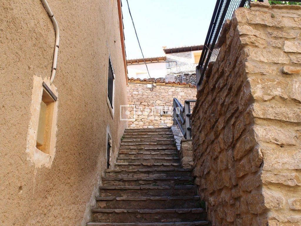 Casa en venta en  Allepuz, Teruel  3/43