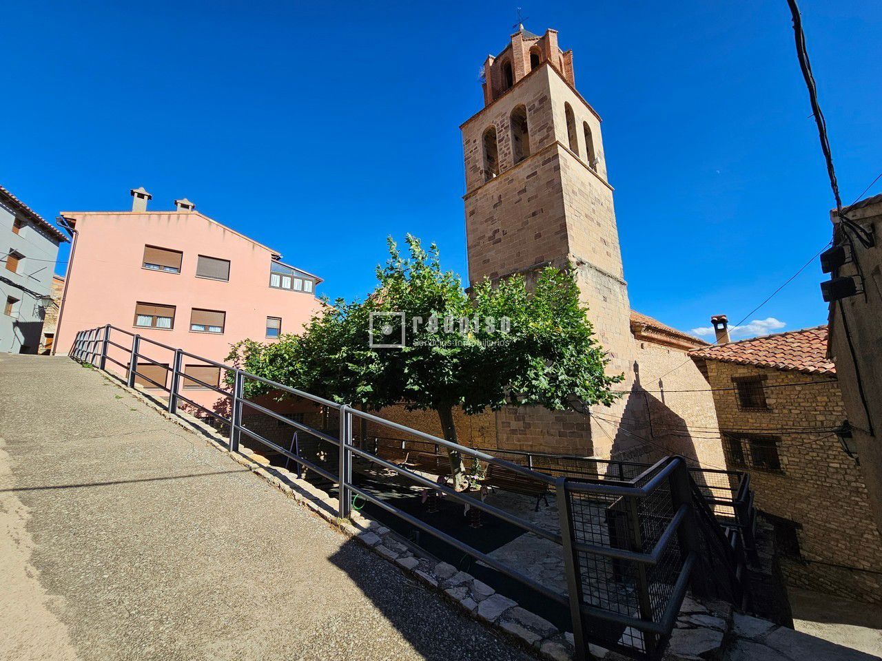Casa en venta en  Allepuz, Teruel  6/43