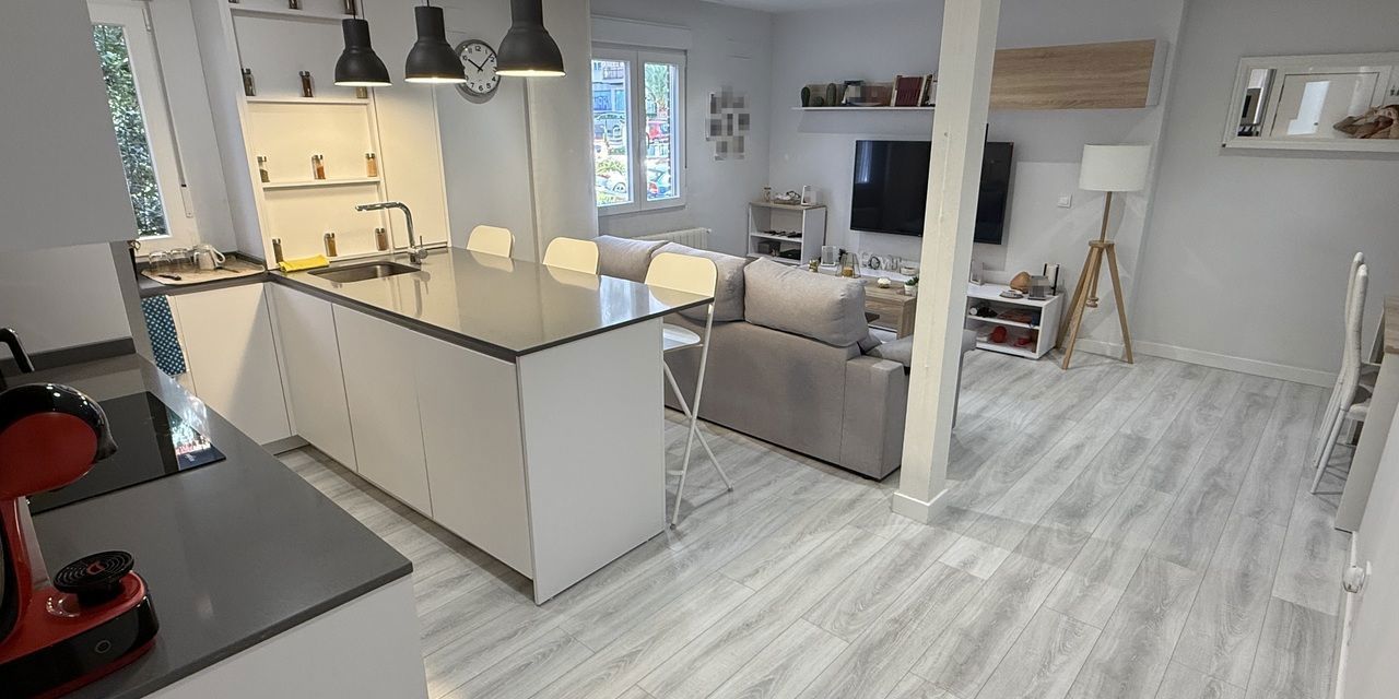 Piso en venta en  calle del Doctor Blanco Soler, Latina, Madrid  1/1