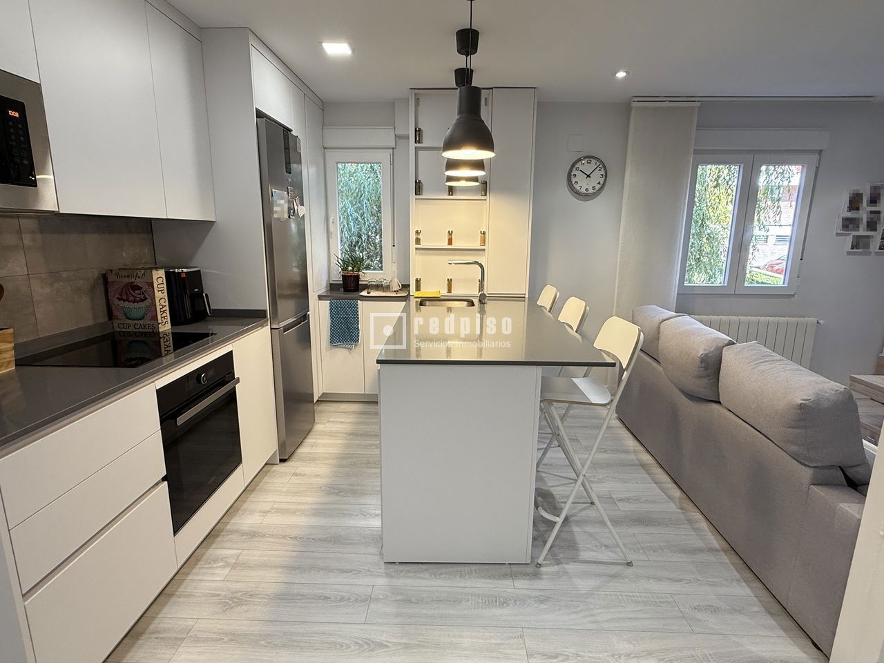 Piso en venta en calle Del Doctor Blanco Soler, Latina, Madrid 9/27