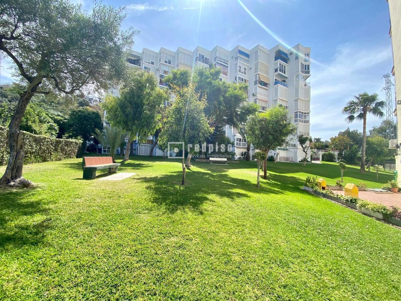 Piso en alquiler en  calle de los Hermanos Álvarez Quintero, La Cala del Moral, Málaga  25/34