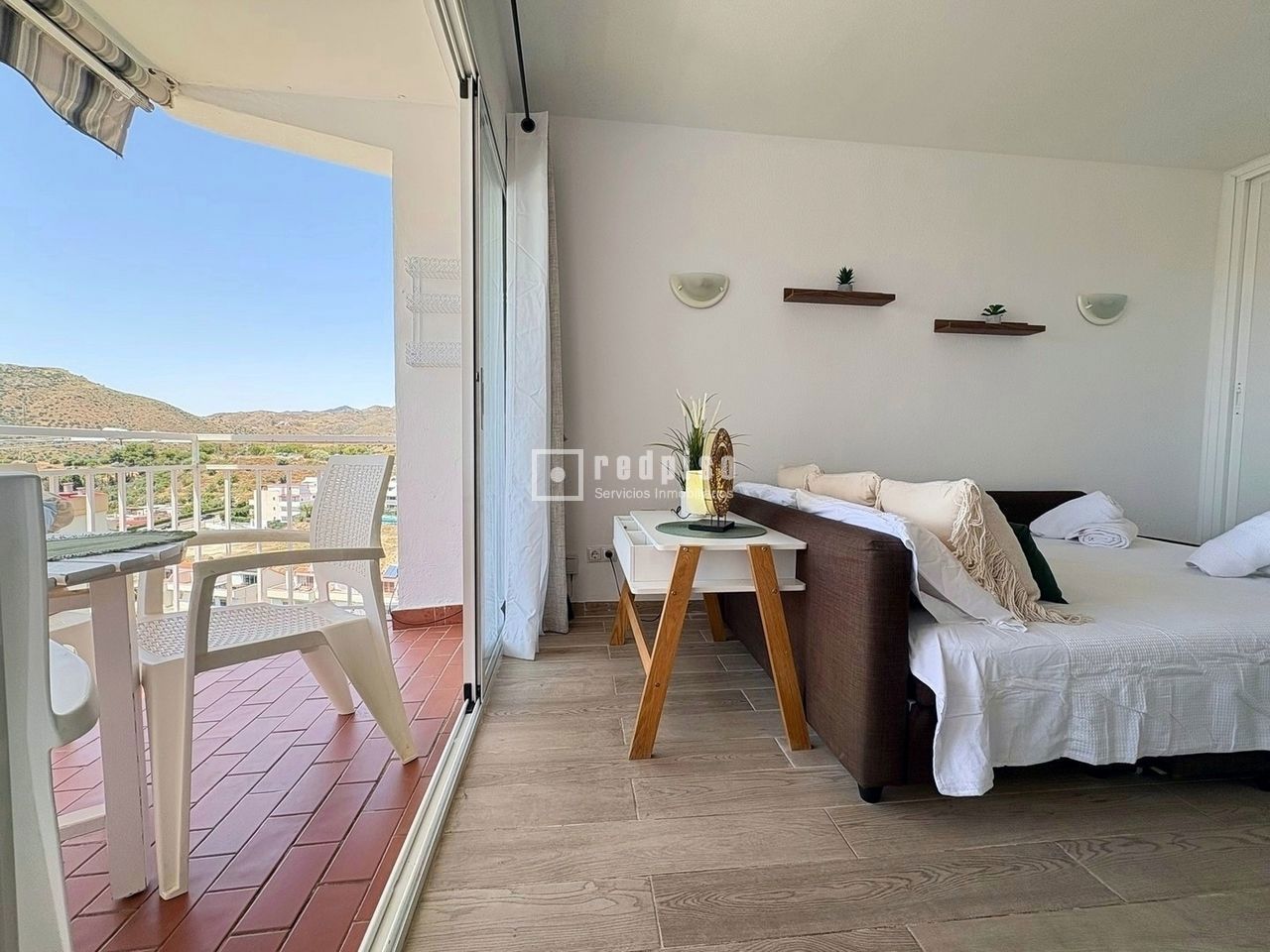 Piso en alquiler en  calle de los Hermanos Álvarez Quintero, La Cala del Moral, Málaga  15/34