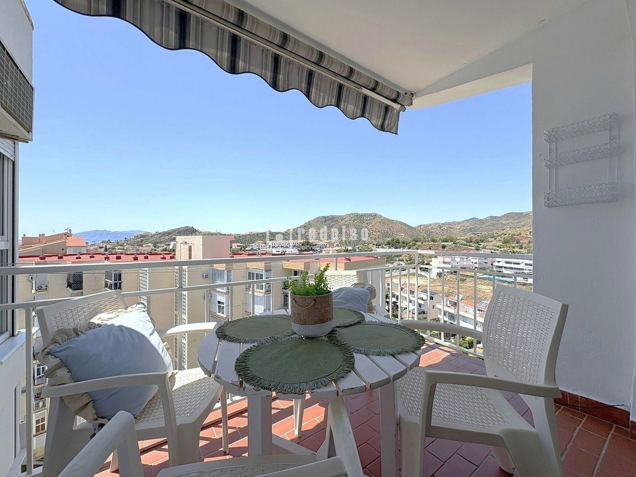 Piso en alquiler en  calle de los Hermanos Álvarez Quintero, La Cala del Moral, Málaga  13/34