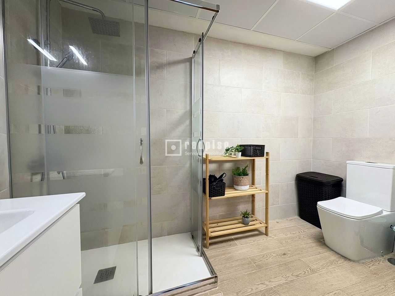 Piso en alquiler en  calle de los Hermanos Álvarez Quintero, La Cala del Moral, Málaga  20/34