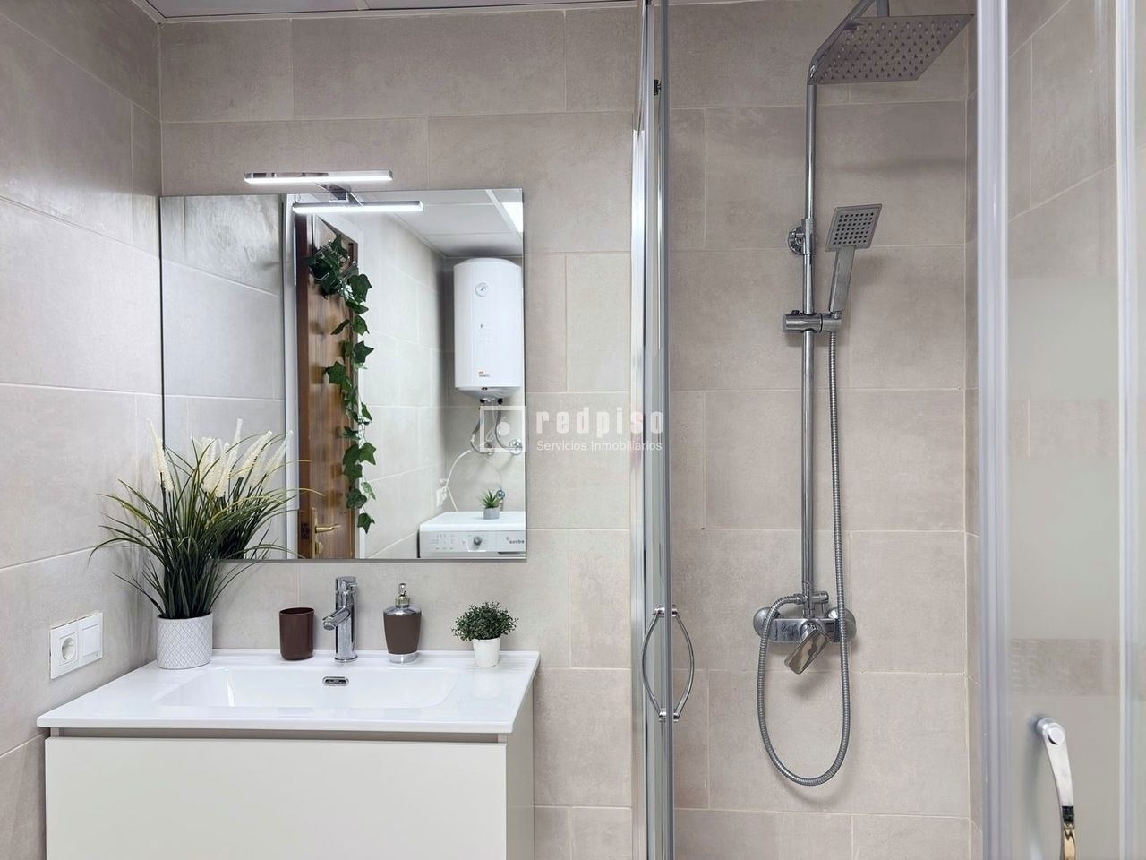 Piso en alquiler en  calle de los Hermanos Álvarez Quintero, La Cala del Moral, Málaga  23/34