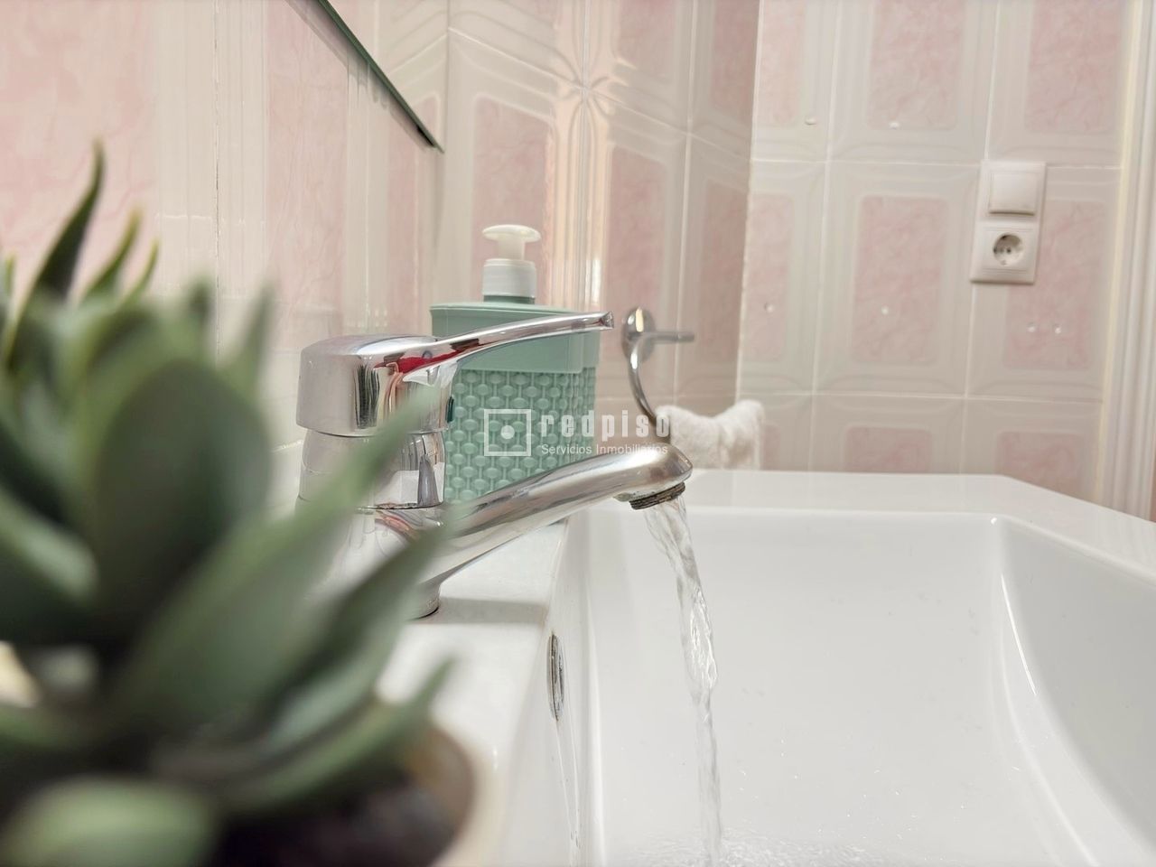 Piso en alquiler en  calle de los Hermanos Álvarez Quintero, La Cala del Moral, Málaga  33/44