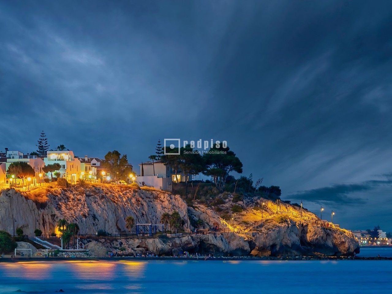 Piso en alquiler en  calle de los Hermanos Álvarez Quintero, La Cala del Moral, Málaga  38/44