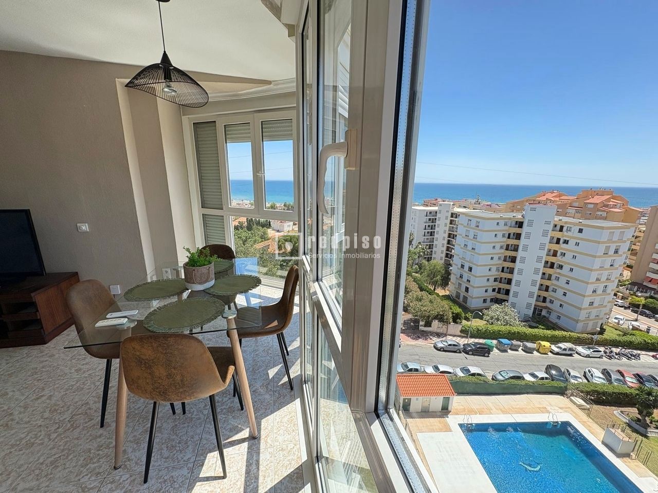 Piso en alquiler en  calle de los Hermanos Álvarez Quintero, La Cala del Moral, Málaga  2/44