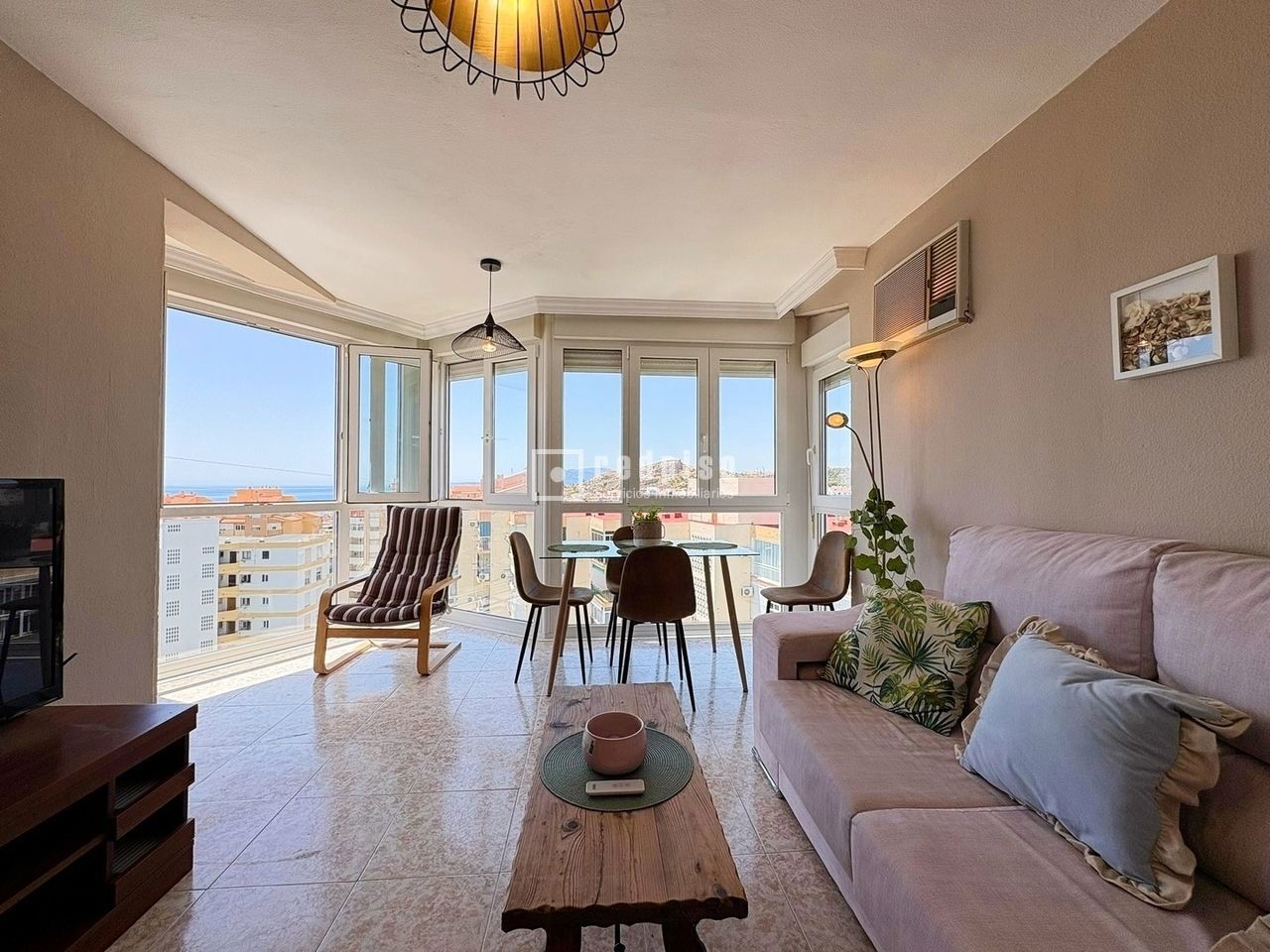 Piso en alquiler en  calle de los Hermanos Álvarez Quintero, La Cala del Moral, Málaga  11/44