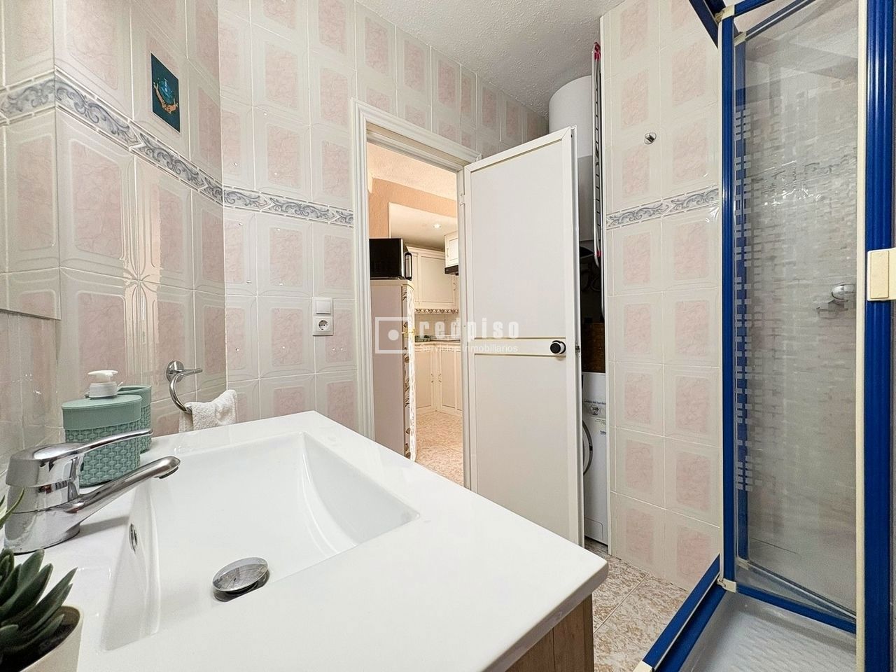 Piso en alquiler en  calle de los Hermanos Álvarez Quintero, La Cala del Moral, Málaga  32/44