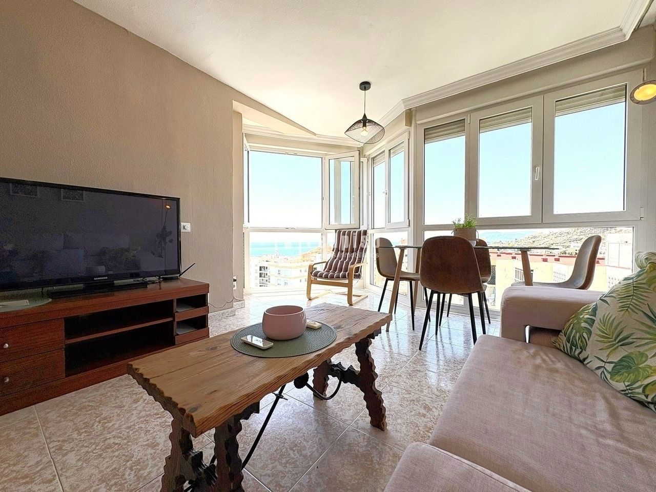 Piso en alquiler en  calle de los Hermanos Álvarez Quintero, La Cala del Moral, Málaga  12/44