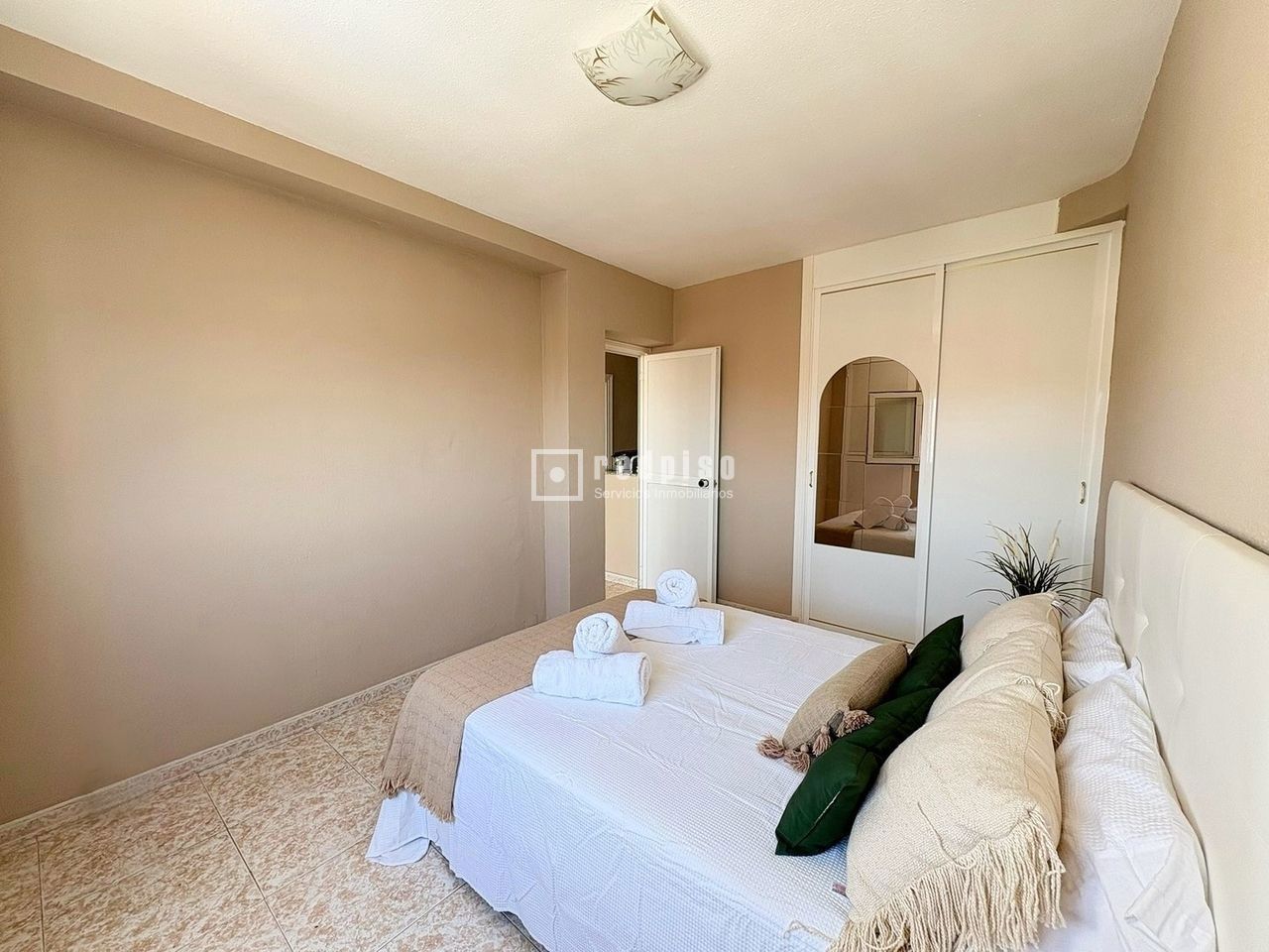 Piso en alquiler en  calle de los Hermanos Álvarez Quintero, La Cala del Moral, Málaga  28/44