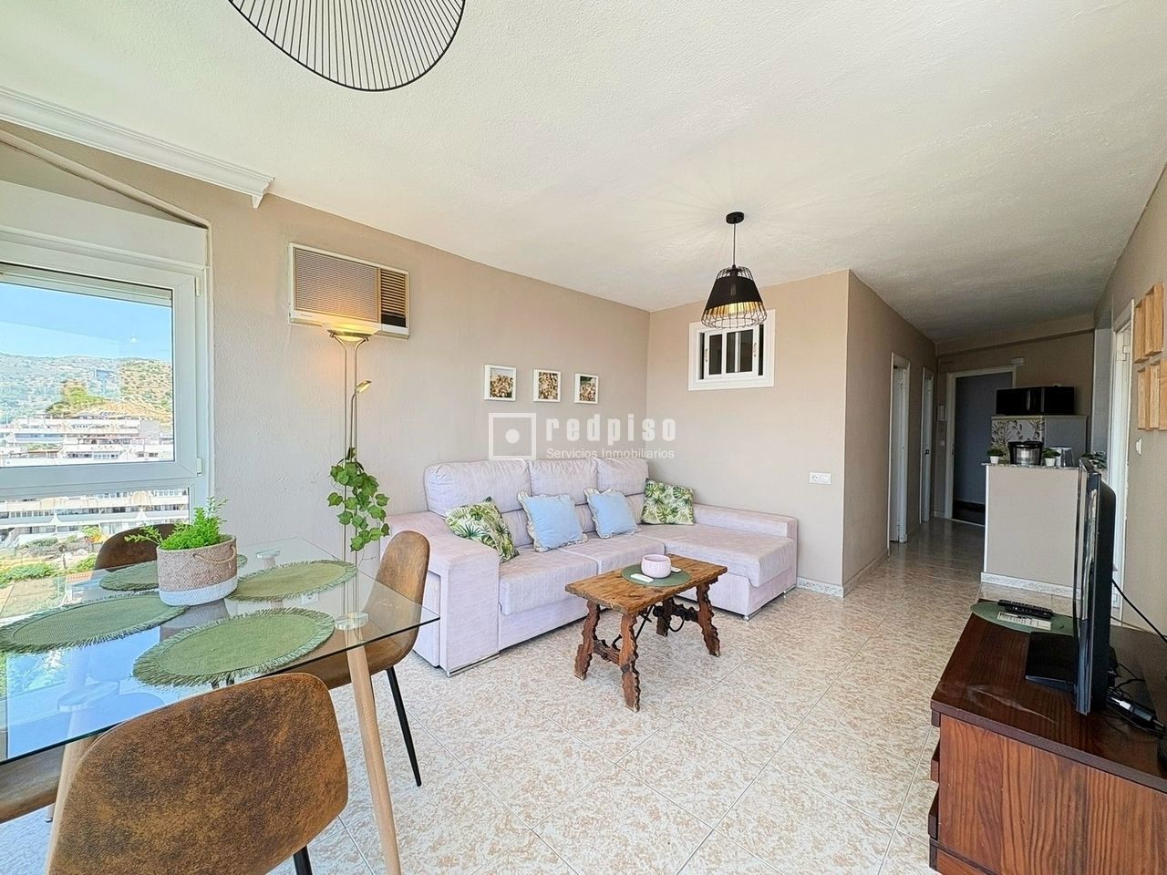 Piso en alquiler en  calle de los Hermanos Álvarez Quintero, La Cala del Moral, Málaga  3/44