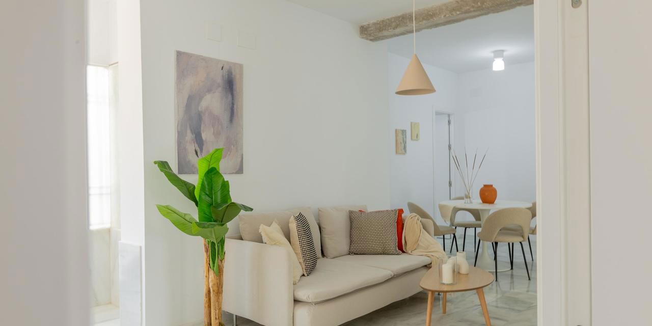 Piso en venta en  calle de Julia Romula Hispalis, Sevilla  1/1