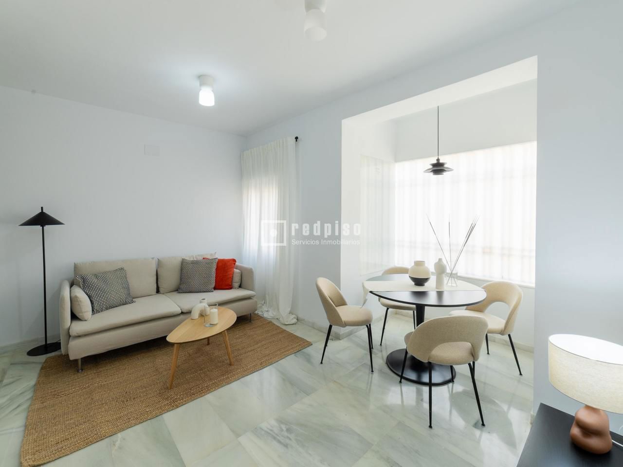 Piso en venta en  calle de Julia Romula Hispalis, Sevilla  1/1