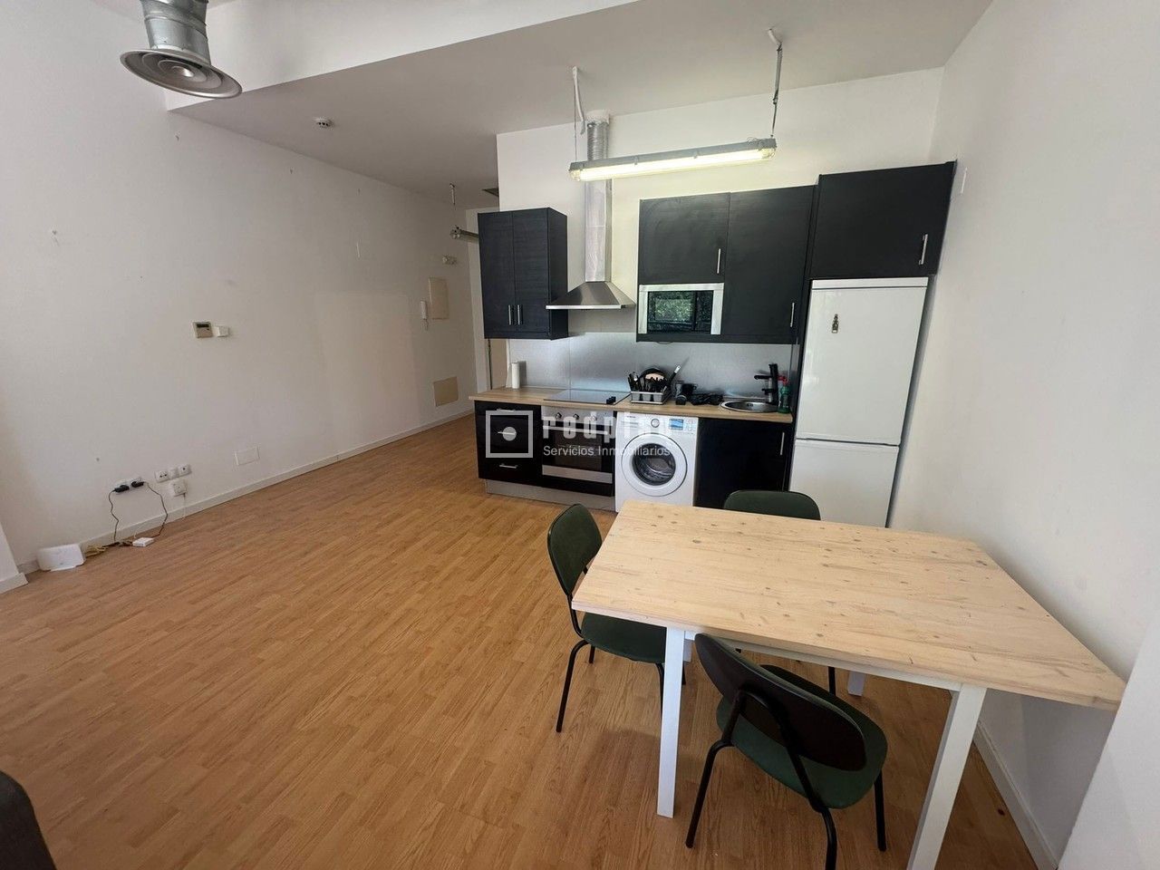 Piso en alquiler en  calle de la Calera, Tres Cantos, Madrid  1/1