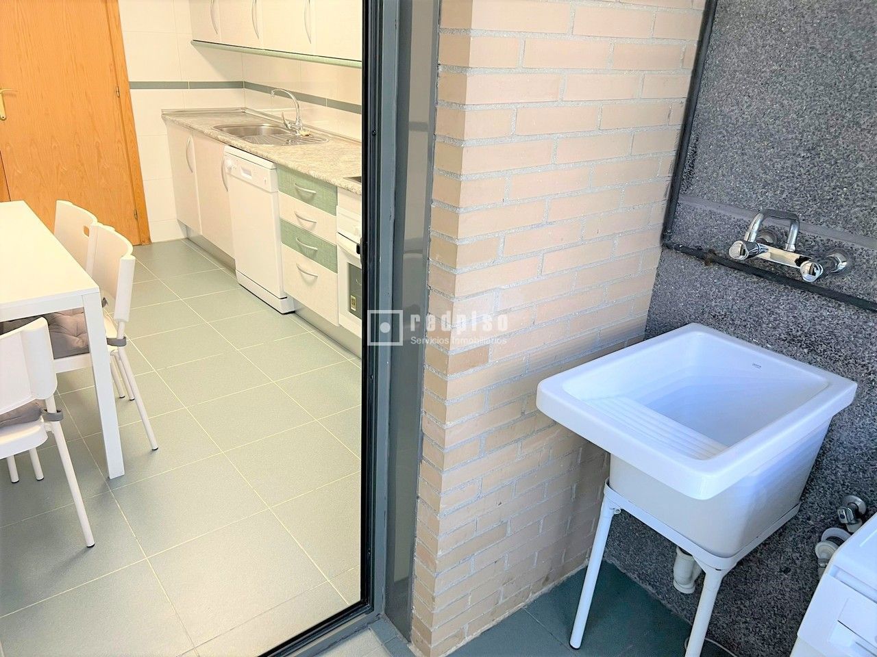 Piso en alquiler en  calle de Vicente Blasco Ibáñez, Hortaleza, Madrid  16/49