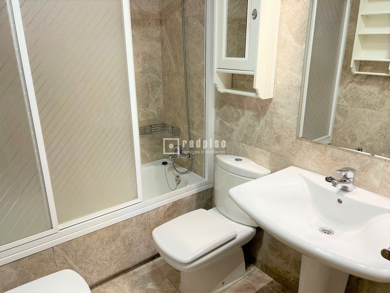 Piso en alquiler en  calle de Vicente Blasco Ibáñez, Hortaleza, Madrid  24/49