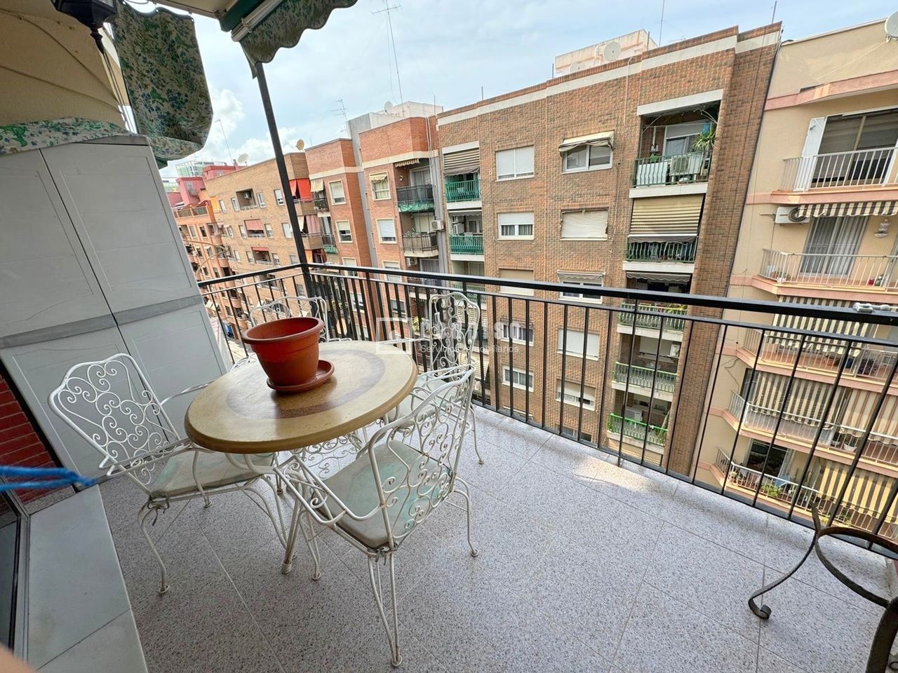 Piso en alquiler en  calle del Escritor Luis Lamarca, Patraix, Valencia  1/1