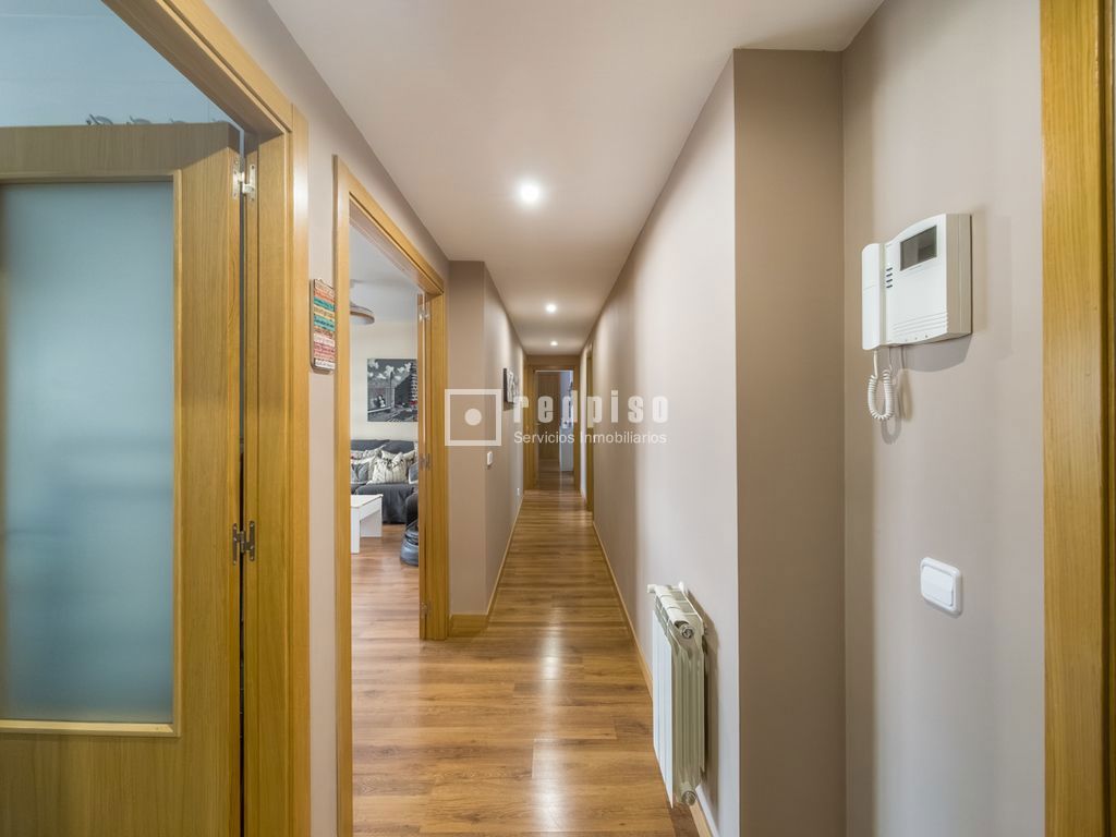 Piso en venta en  calle de Mario Moreno "Cantinflas", Vicálvaro, Madrid  1/1