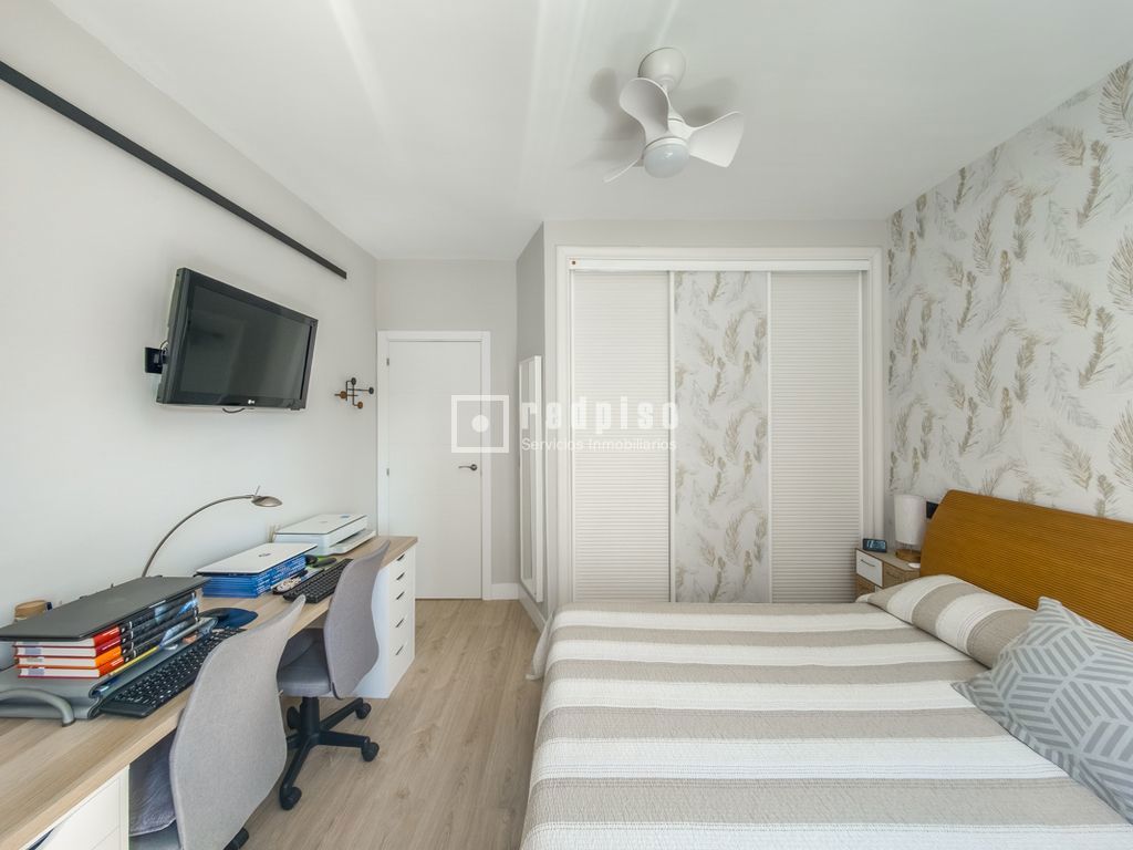 Piso en venta en calle Del Comandante Benítez, Madrid, Madrid 10/31