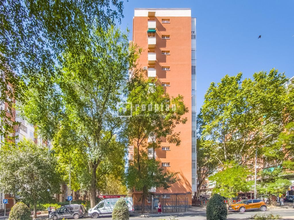 Piso en venta en calle Del Comandante Benítez, Madrid, Madrid 30/31