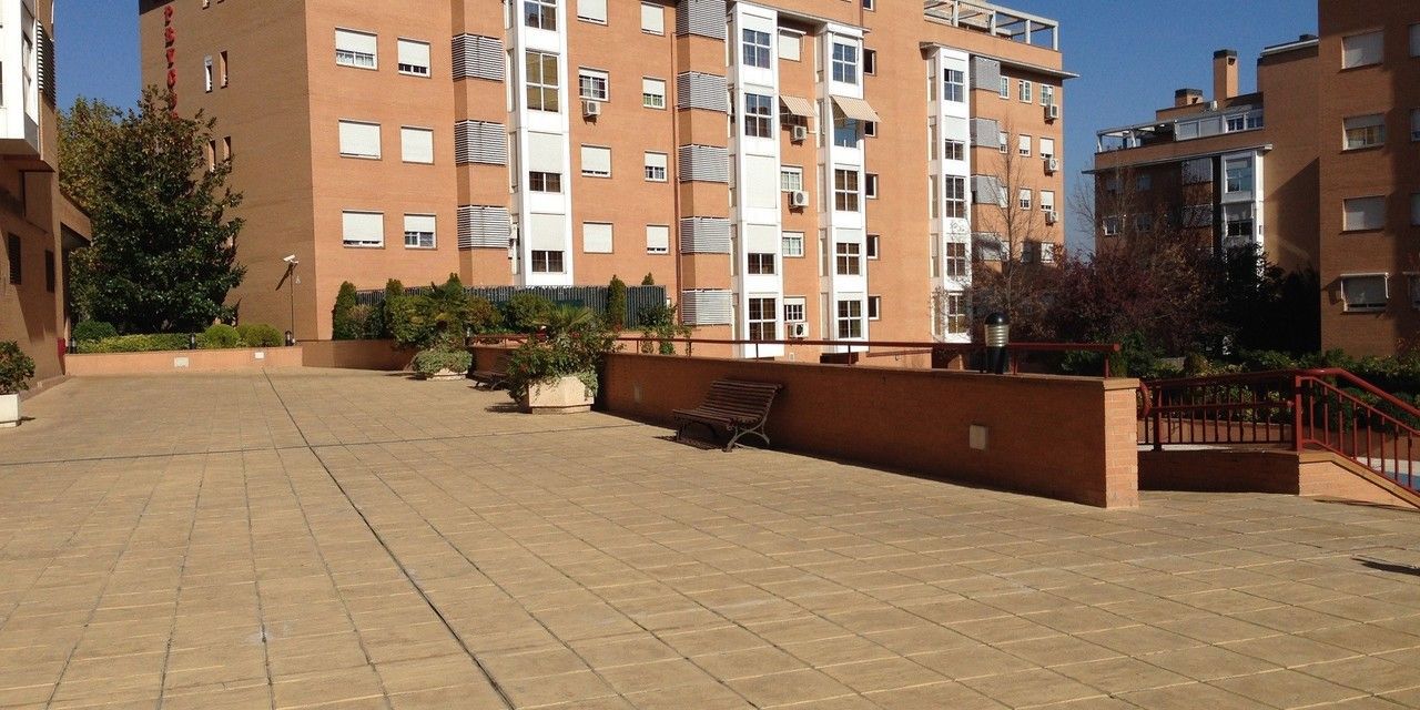 Piso en venta en  calle de la Secoya, Madrid  1/1