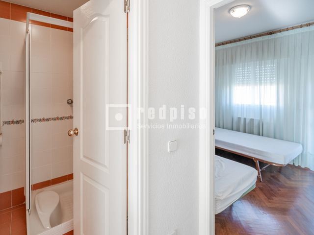 Casa en venta en Arroyomolinos, Madrid 32/42
