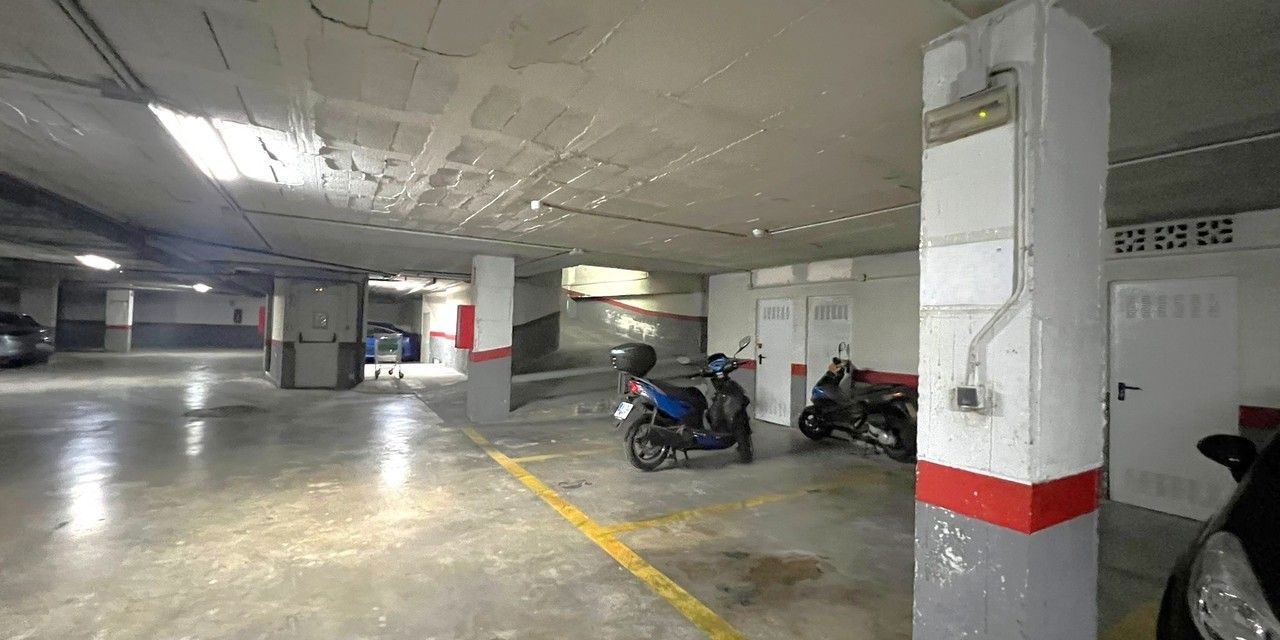 Garaje en venta en calle Gran Cardenal, Torremolinos, Málaga 4/17