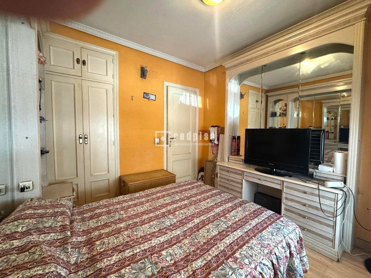 Piso en venta en  calle de Zamora, Coslada, Madrid  12/28