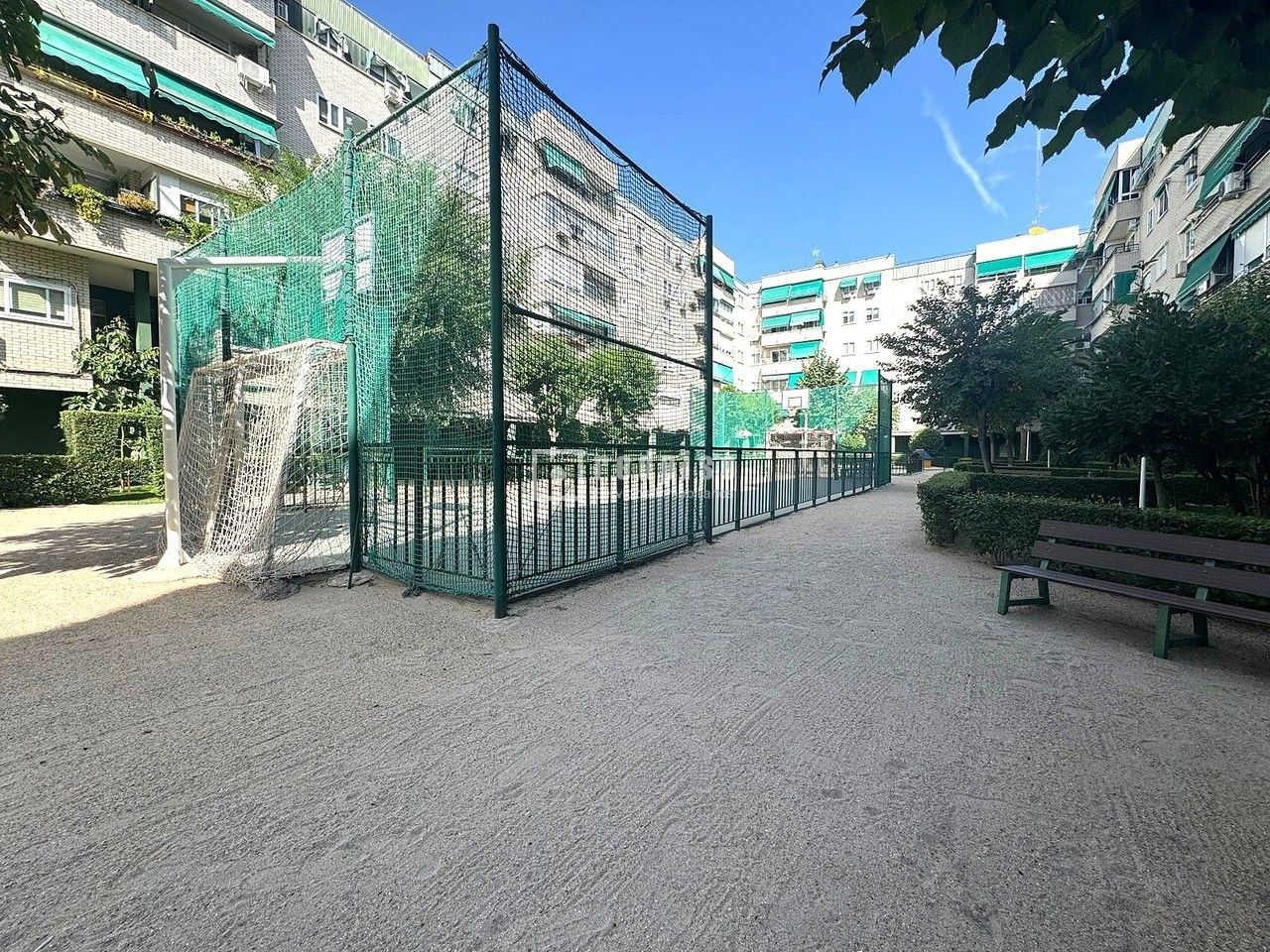 Piso en venta en  calle de Zamora, Coslada, Madrid  27/28