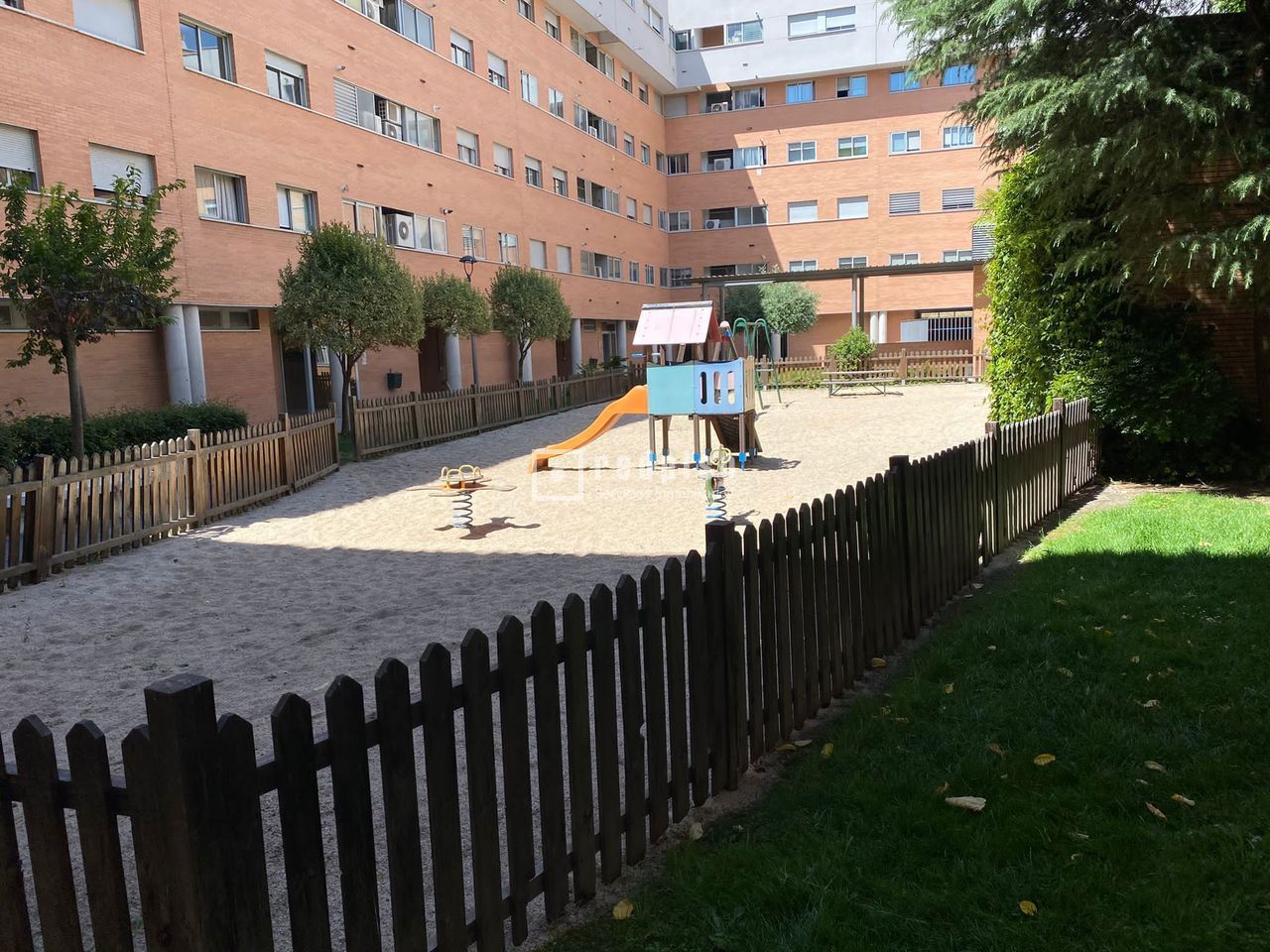 Piso en venta en  calle de Moscú, Madrid  1/1