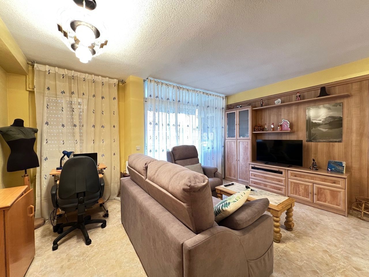 Piso en venta en Zarzaquemada, Madrid 3/19