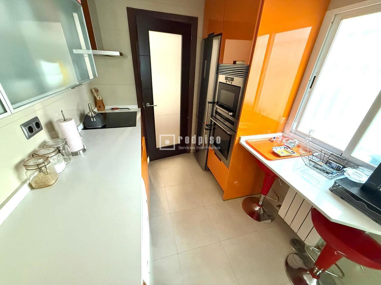 Piso en venta en calle Del Pico De Los Artilleros, Moratalaz, Madrid 5/20