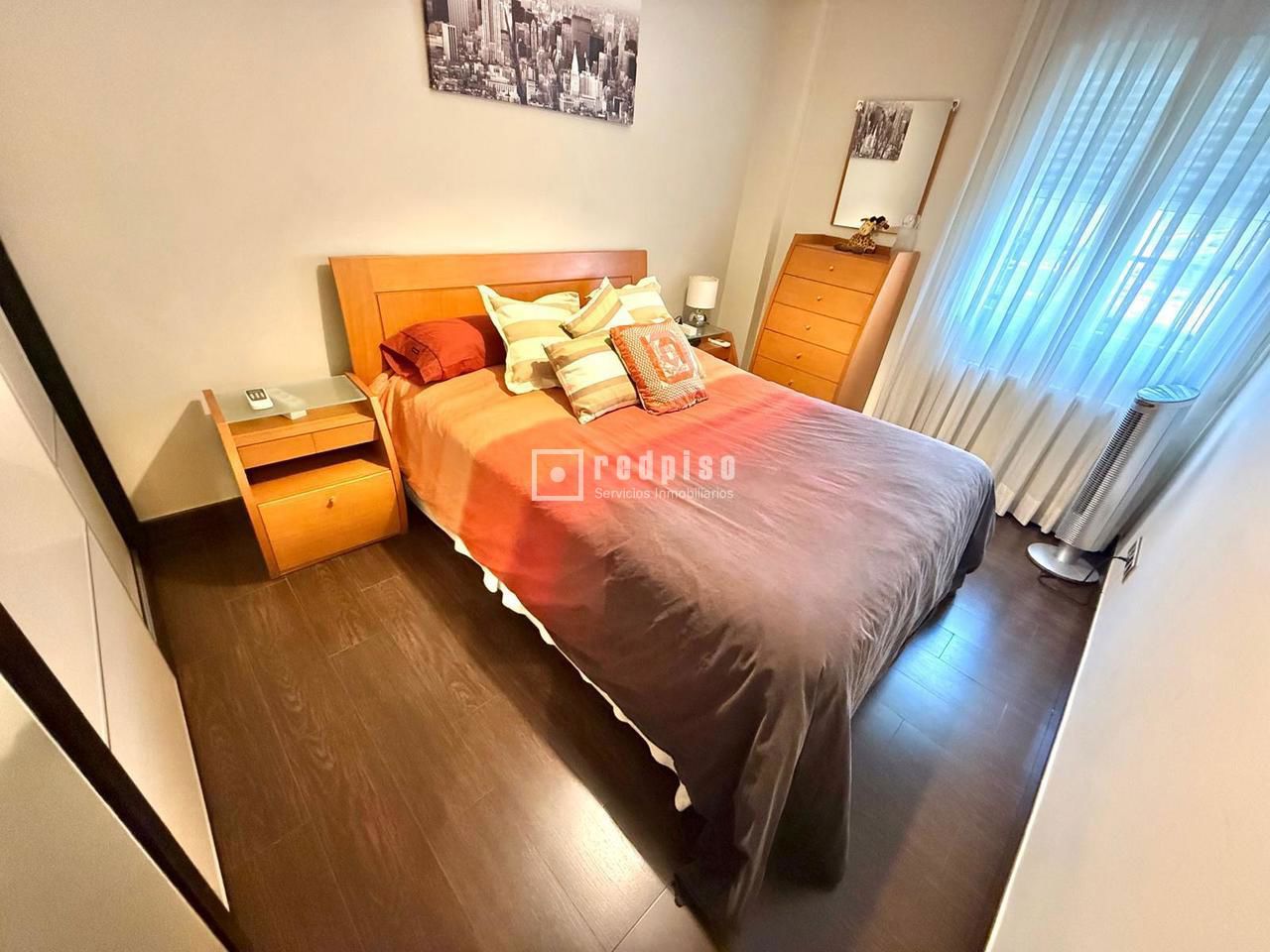 Piso en venta en calle Del Pico De Los Artilleros, Moratalaz, Madrid 10/20