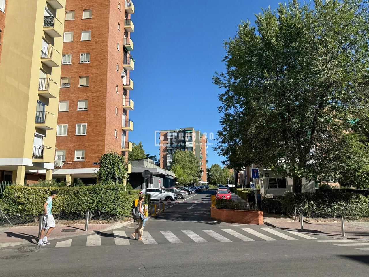 Piso en venta en calle Del Pico De Los Artilleros, Moratalaz, Madrid 17/20