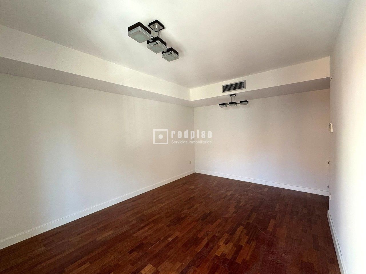 Piso en venta en  calle del Olivar, Coslada, Madrid  12/22