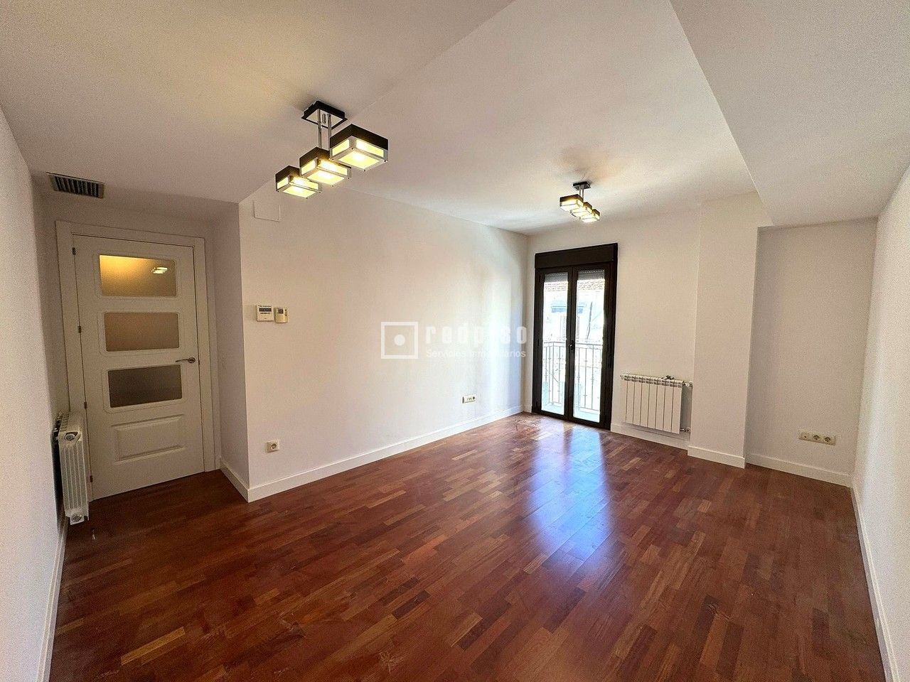 Piso en venta en  calle del Olivar, Coslada, Madrid  9/22