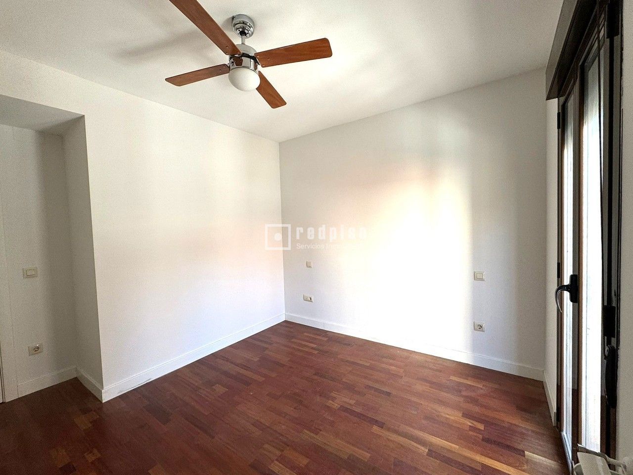 Piso en venta en  calle del Olivar, Coslada, Madrid  11/22