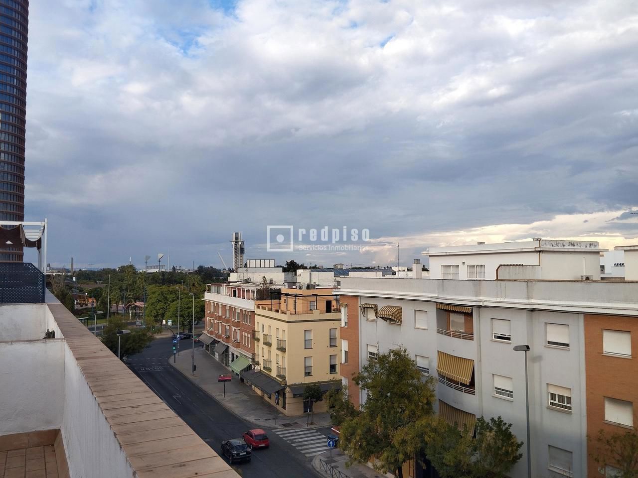 Piso en alquiler en avenida De La Ronda De Triana, Casco Antiguo, Sevilla 26/28