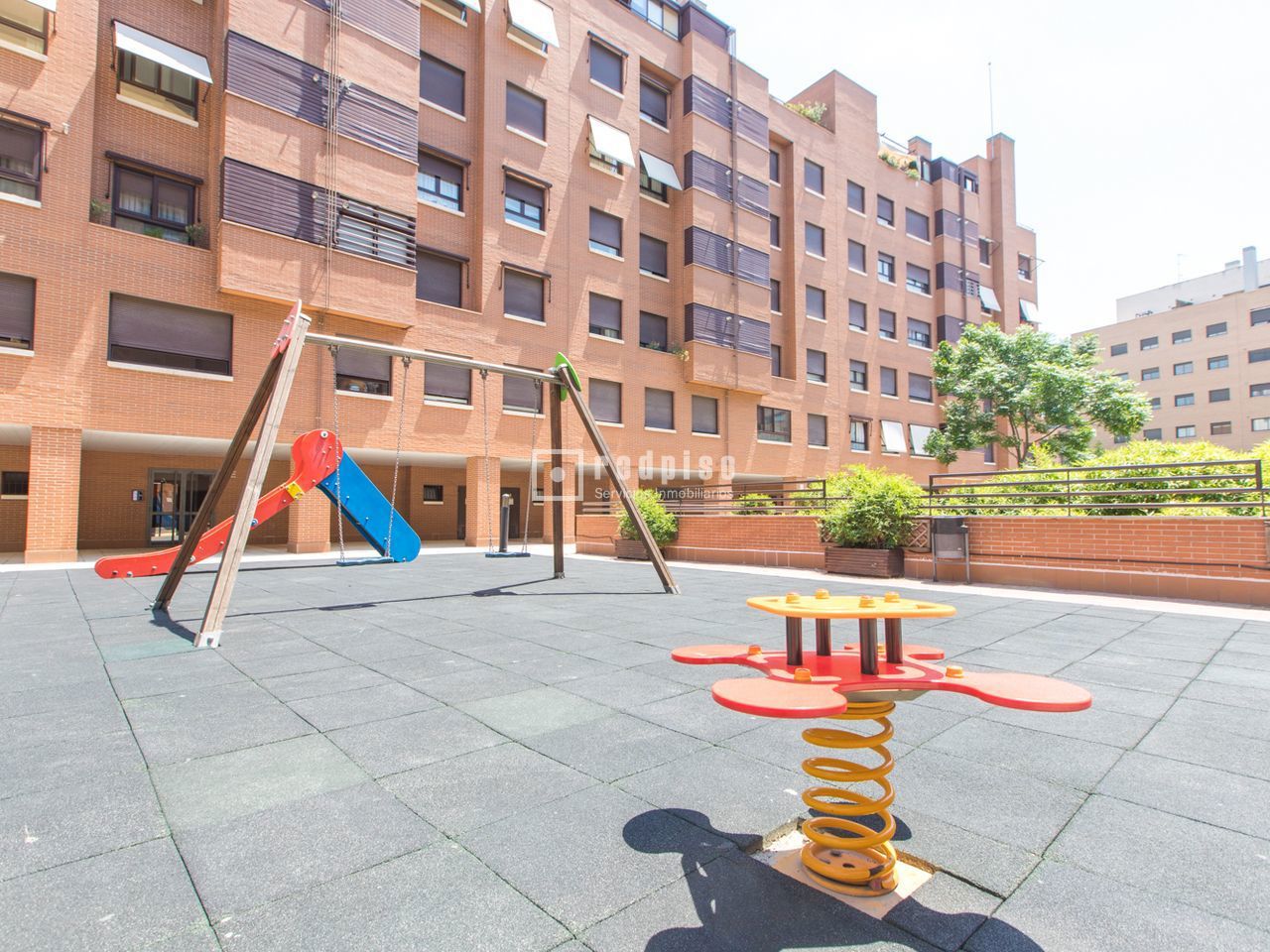 Piso en alquiler en  calle del Infante Diego, Madrid  36/41