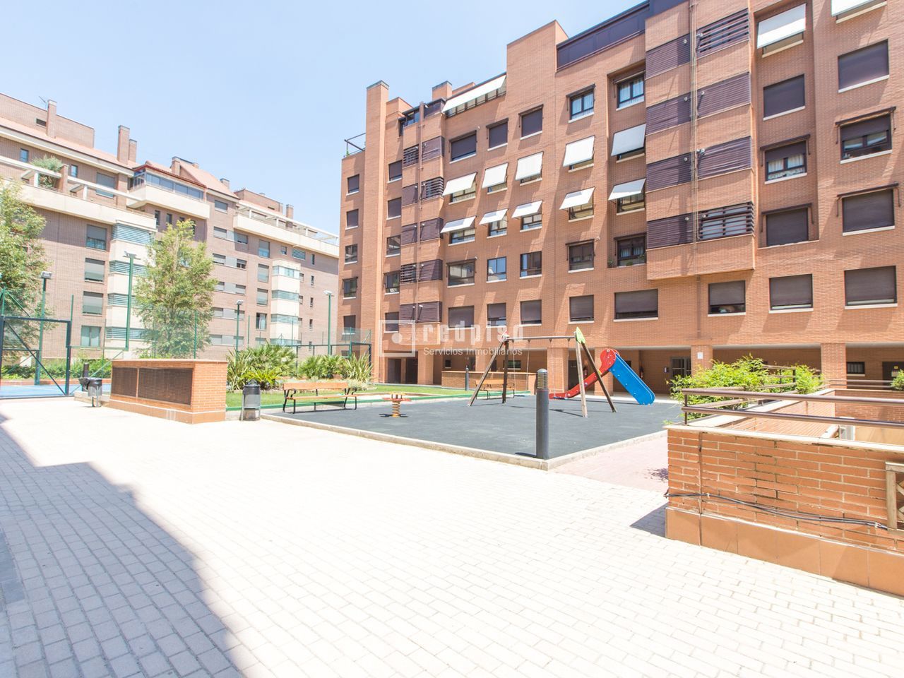 Piso en alquiler en  calle del Infante Diego, Madrid  35/41