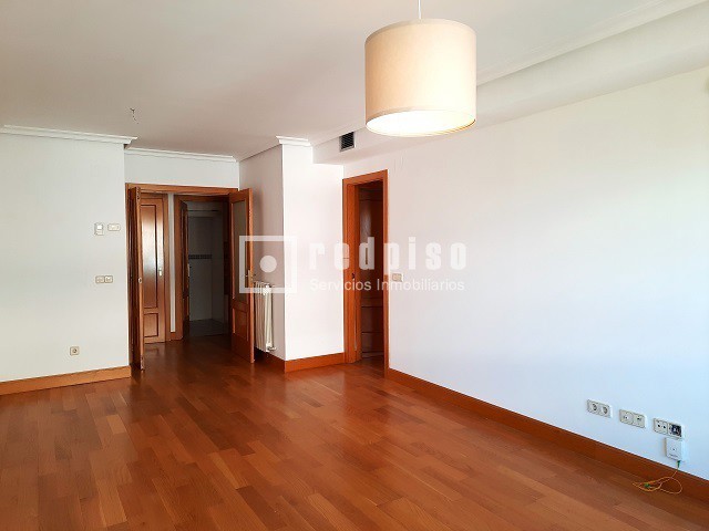 Piso en alquiler en  calle del Infante Diego, Madrid  12/41