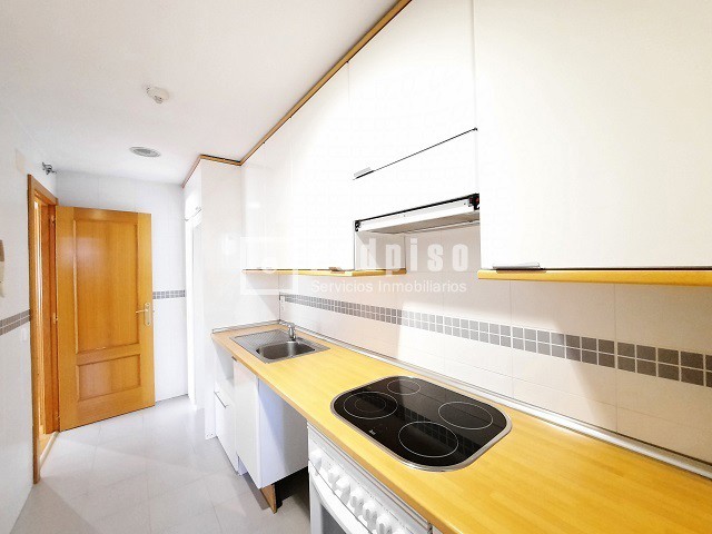 Piso en alquiler en  calle del Infante Diego, Madrid  5/41