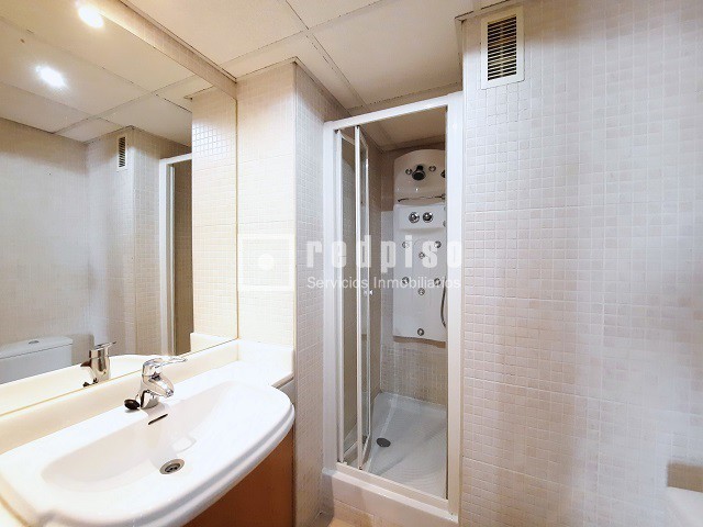 Piso en alquiler en  calle del Infante Diego, Madrid  20/41