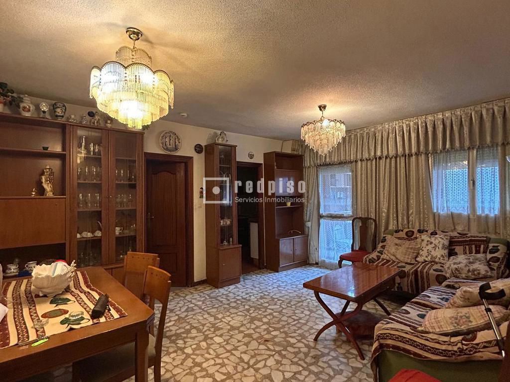 Piso en venta en  calle de Carabelos, Madrid  1/1